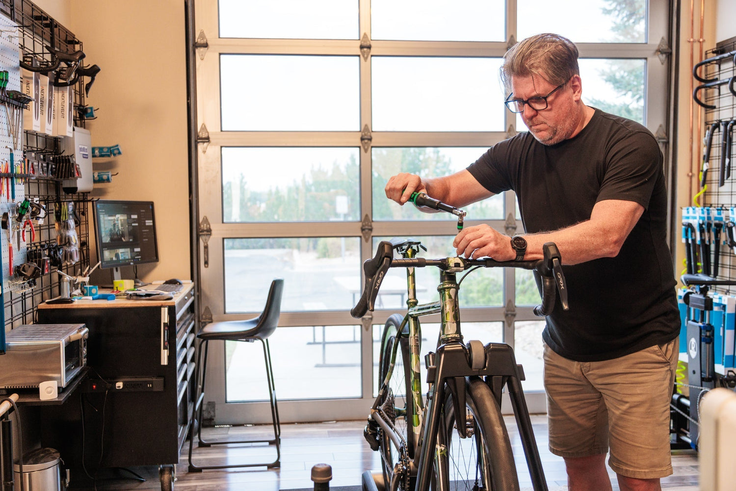 Fit-to-Finish vs. Off-the-Rack: How to Actually Buy a Bike That Fits